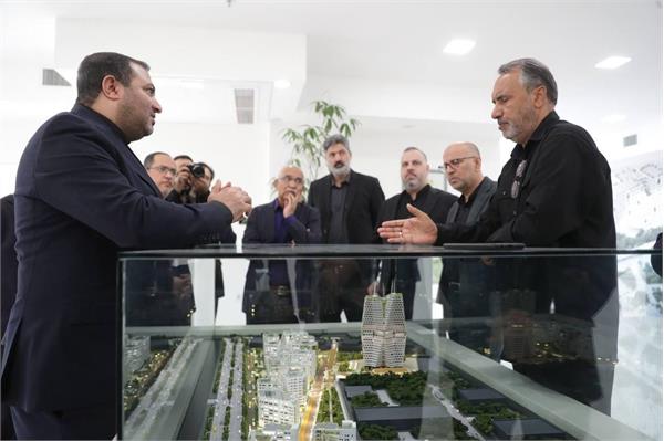 بازدید رئیس کمیسیون عمران مجلس و معاون حقوقی و امور مجلس وزیر اقتصاد از مگاپروژه برج‌های مسکونی فردوسی مشهد